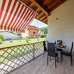 Апартаменты La 800m From - Happy Leggiuno