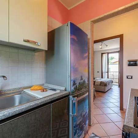 La Casa In Campagna: Rustic Retreat 800M From The Lake - Happy Rentals بيت للعطل *