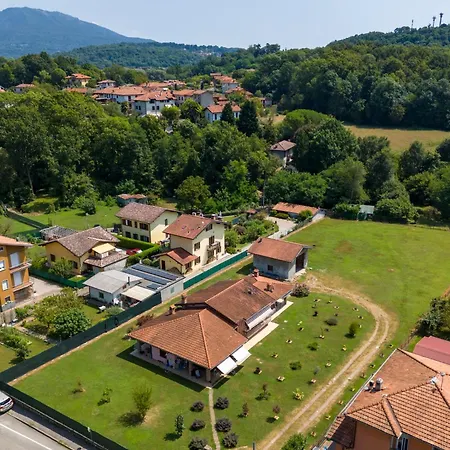 بيت للعطل La Casa In Campagna: Rustic Retreat 800M From The Lake - Happy Rentals