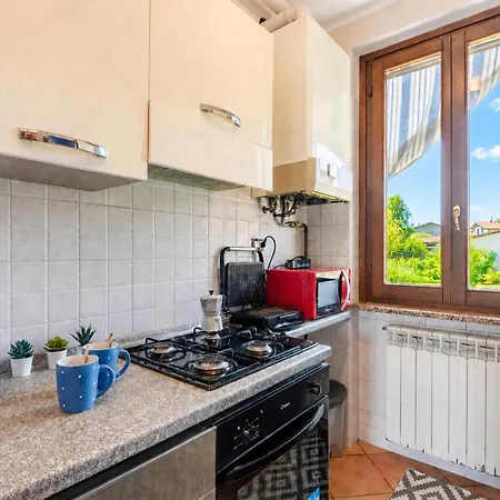 La Casa In Campagna: Rustic Retreat 800M From The Lake - Happy Rentals