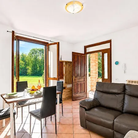 La Casa In Campagna: Rustic Retreat 800M From The Lake - Happy Rentals