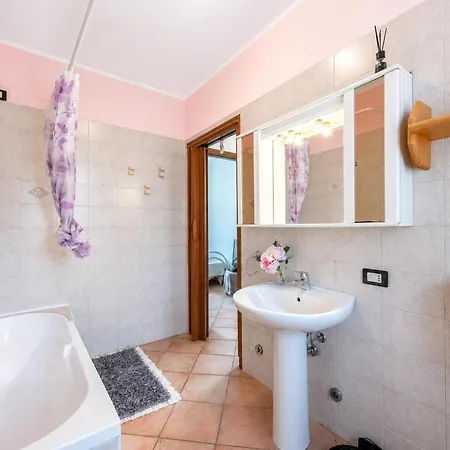 بيت للعطل La Casa In Campagna: Rustic Retreat 800M From The Lake - Happy Rentals