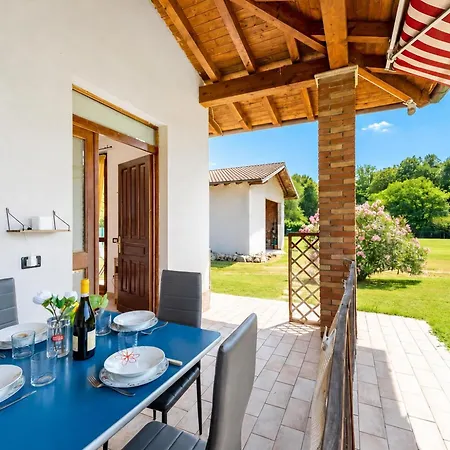 بيت للعطل La Casa In Campagna: Rustic Retreat 800M From The Lake - Happy Rentals