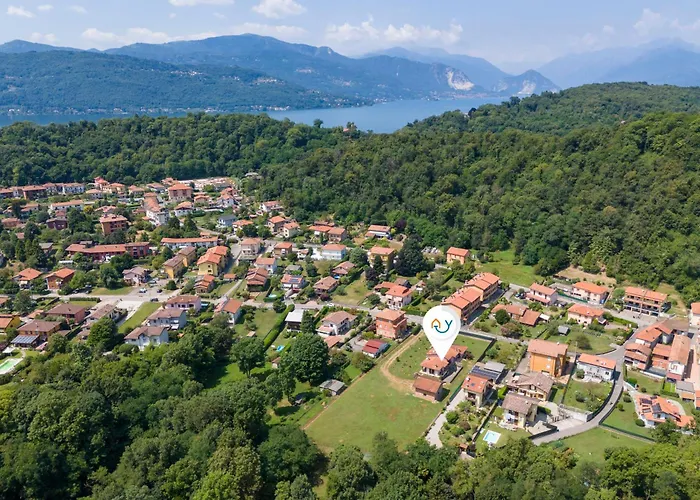 La 800m From - Happy