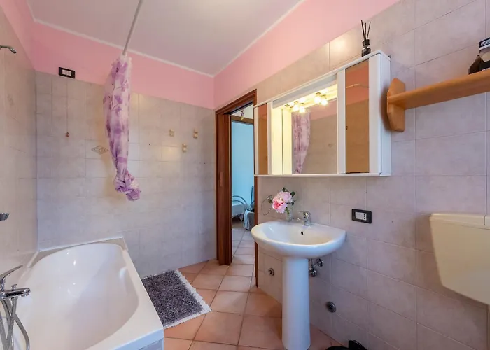 La 800m From - Happy Appartement Leggiuno