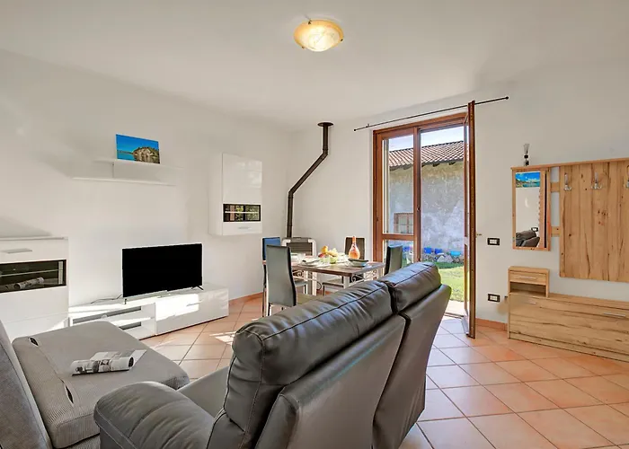 La 800m From - Happy * Leggiuno